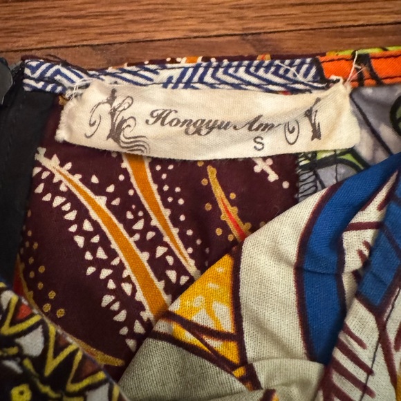 Colorful Patterned Top - Picture 4 of 9